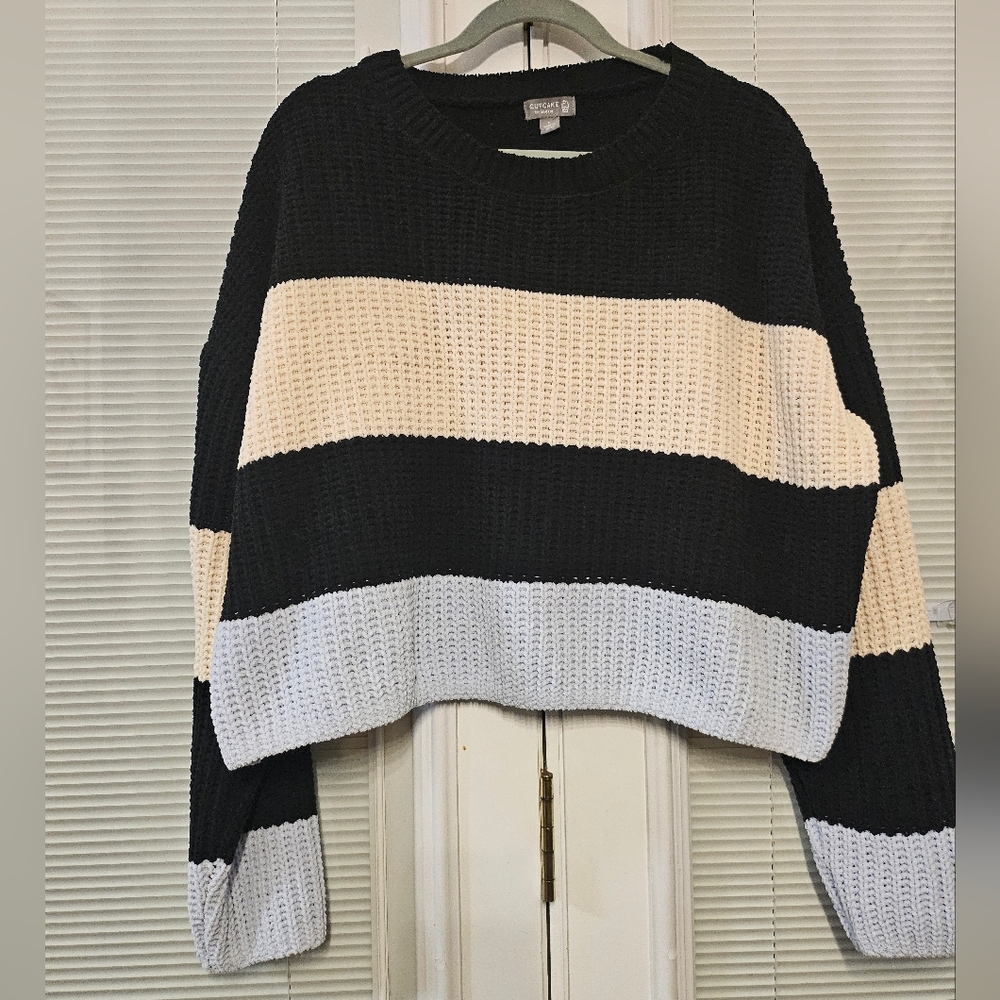 Soft Cropped Sweater - Black, Cream, Gray
